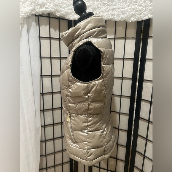 Calvin Klein Metallic Silver PUFFER VEST, WOMEN SIZE XS - Picture 5 of 8